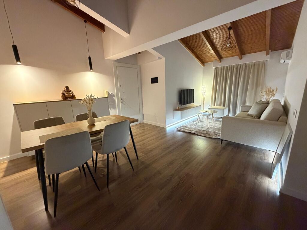 1+1 Appartamento + Parcheggio Privato | Totalmente Rinnovato |  – Comune di Parigi