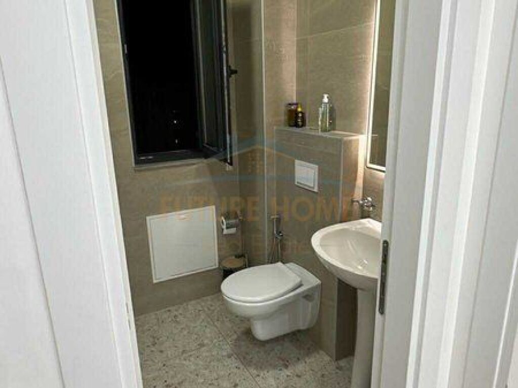 Shitet , Apartament 3+1+2 , Tek Oasis Residence , Unaza e Re