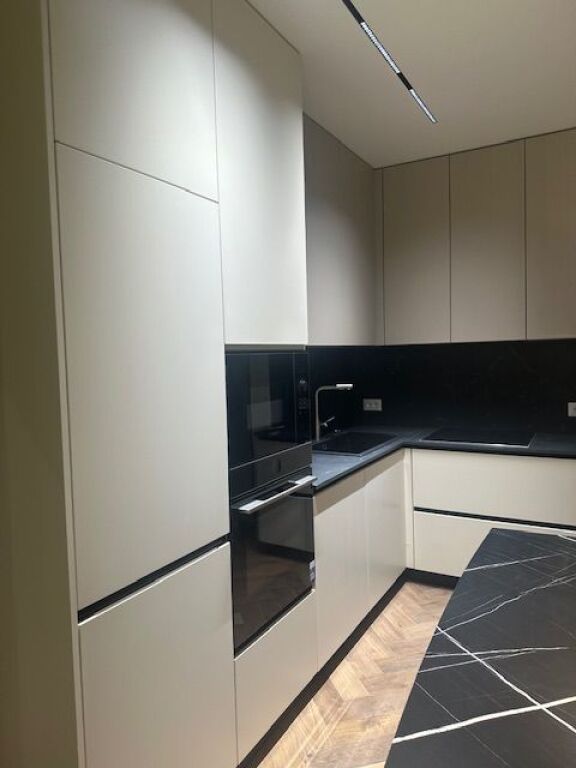 Apartment lluksoz 2+1+parkim ne Don Bosko me 750€