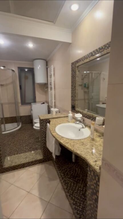 VENDESI 2 APPARTAMENTI 1+1 &amp; MONOLOCALE 9 PIANI 360.000 EURO