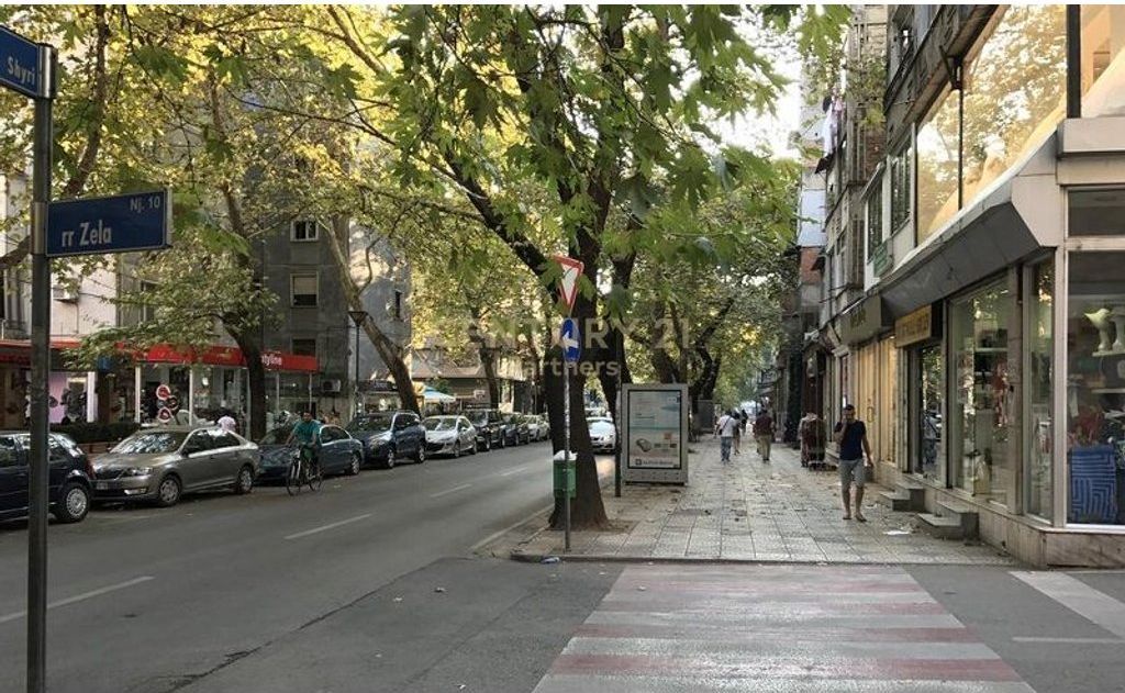 VENDESI + MONOLOCALE IN VENDITA – MYSLYM SHYRI, TIRANA