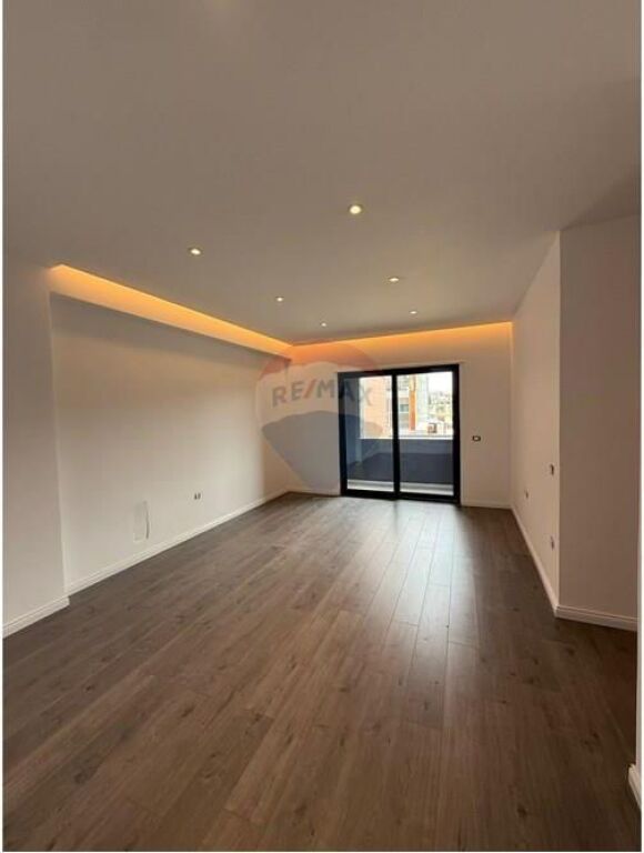 Shiten dy apartamente (1+1) Kompleksi Oasis Fusha e Aviacionit