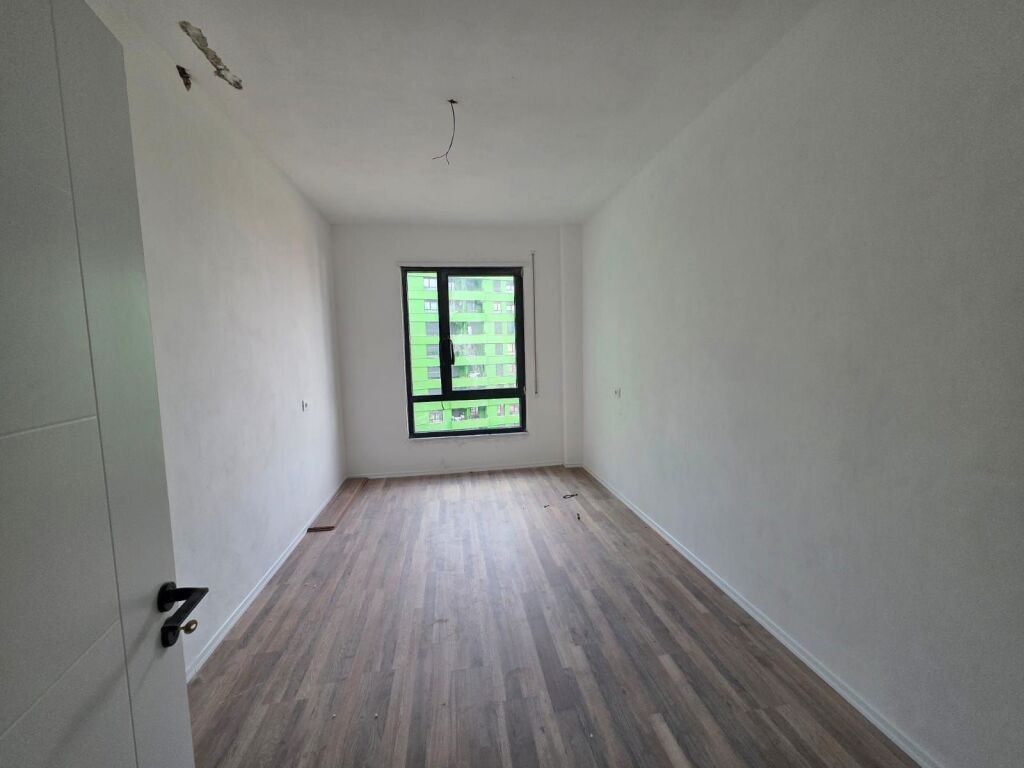 📍5 Maji Shitet Apartament 3+1+2