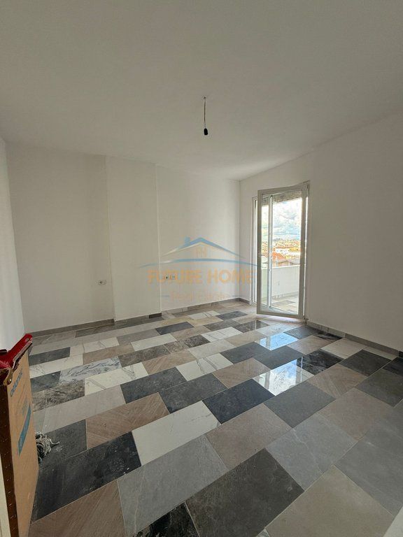 Shitet, Apartament 2+1+2, Casa Italia, Tirane.