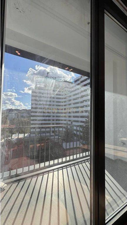 Jepet me qira ambient per zyra prane Ish Parkut! 1,500 € /Muaj