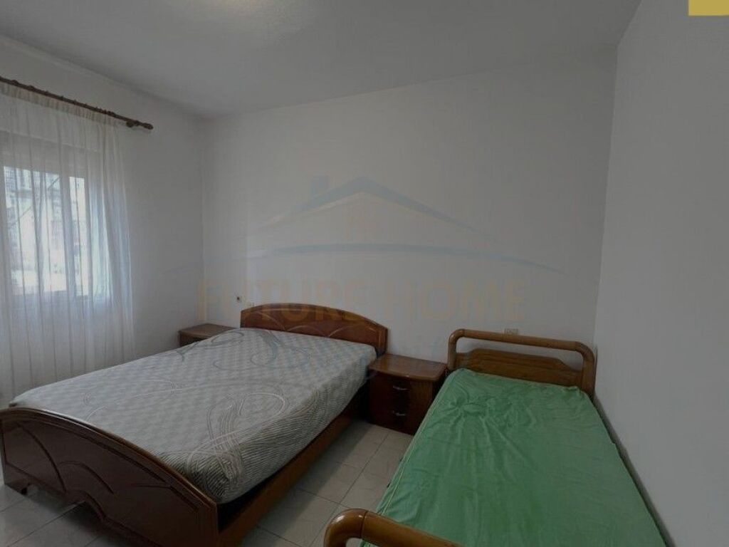 Affitto, Appartamento 1+1, Via Elbasanit, Tirana.