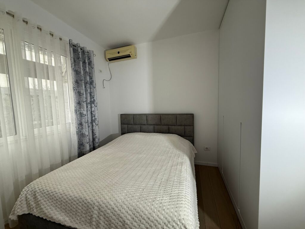 Affittiamo appartamento 1+1 presso lo Zoo Complesso Mateo