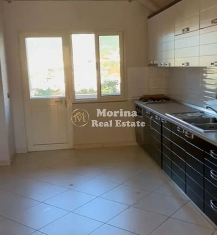 Rent | Apartment 1 + 1 | Kinostudio | 350 €/month