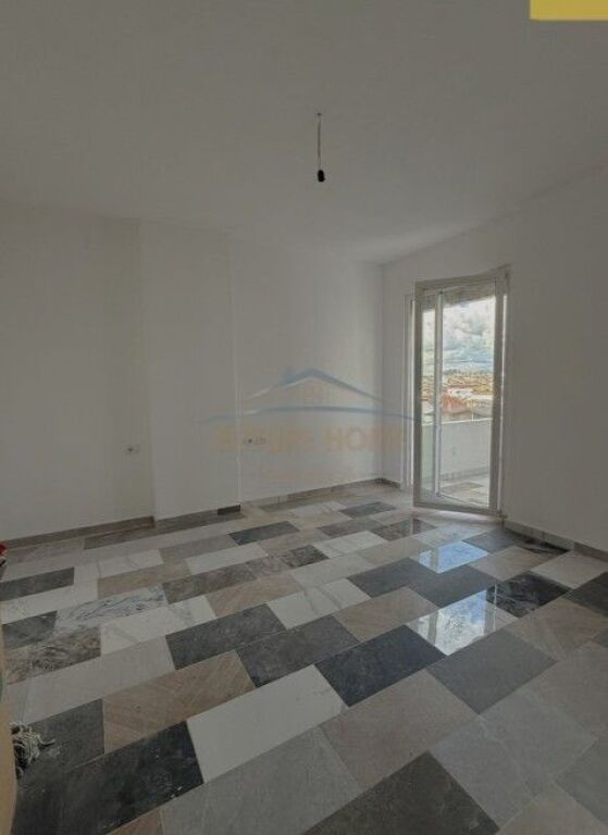 Shitet, Apartament 2+1+2, Casa Italia, Tirane.