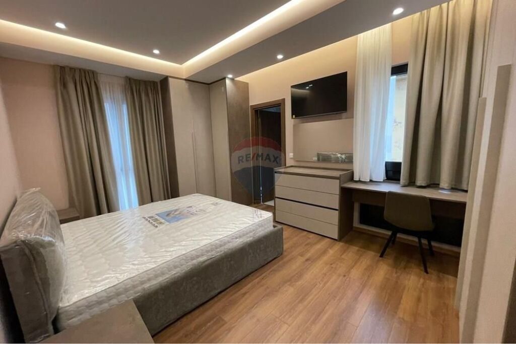 Apartament per qera 2+1 tek Farmacia 10 , Kompleksi Arlis