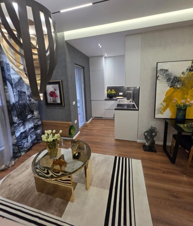 Luxury apartment for rent at 21 Dhjetori