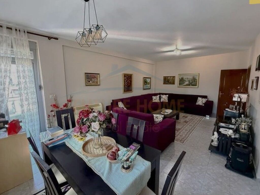 Shitet, Apartament 2+1, Ali Demi, Tiranë.