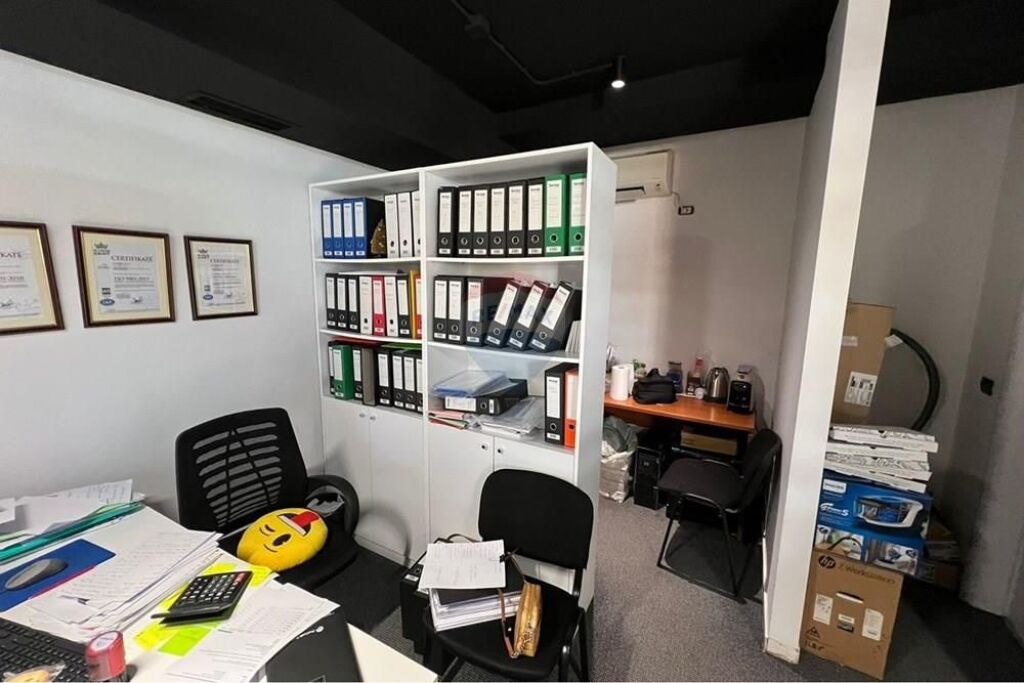Office for rent at Pazari i Ri!