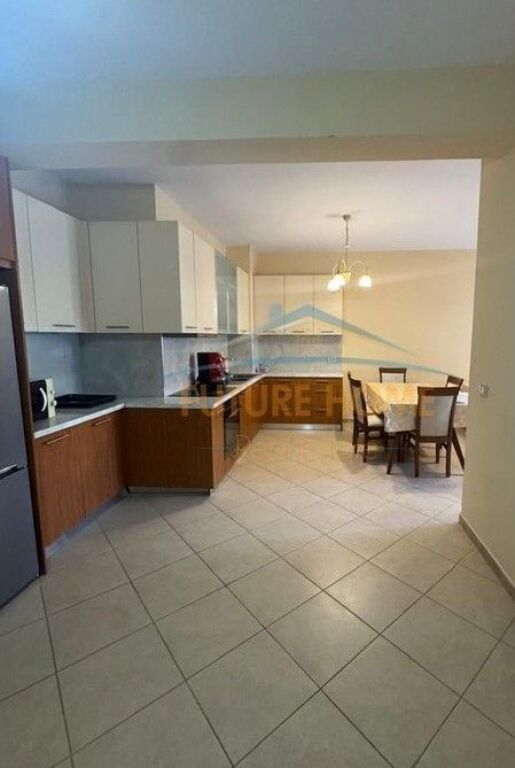 Qira, Apartament 2+1+2, Zogu i Zi