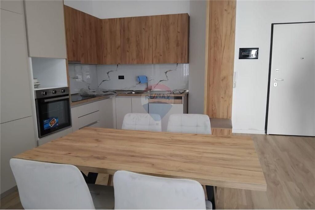 Apartament 1+1 me Qera – Rruga Dhimitër Konomi, Vlorë