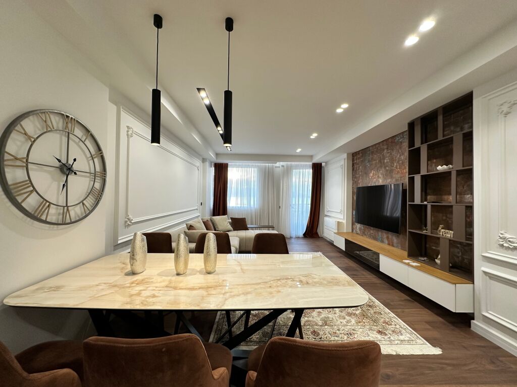 Apartament me pamje të plotë nga deti për qira afatgjatë në Vlorë