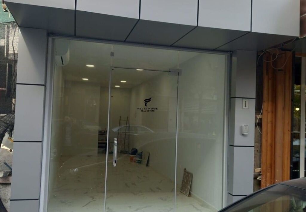 SHOP FOR RENT 38M2 PARIS COMMUNE 400 EURO