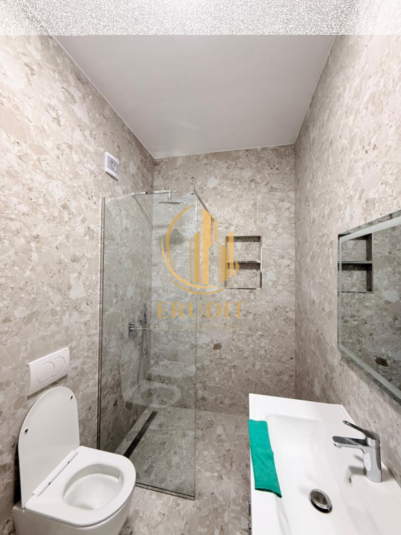 Appartamento in affitto nella zona Komuna e Parisit.