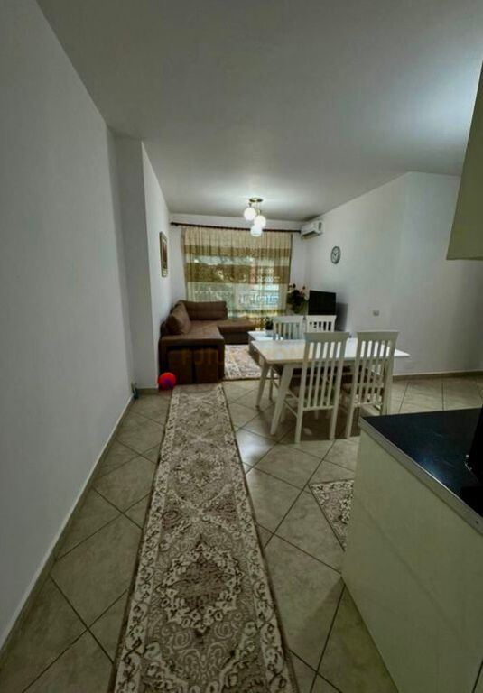 Qera, Apartament 2+1+2, Rruga 5 Maji, Tirane