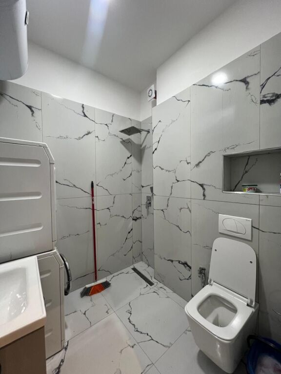 Apartament 1+1, Rruga e Barrikadave!