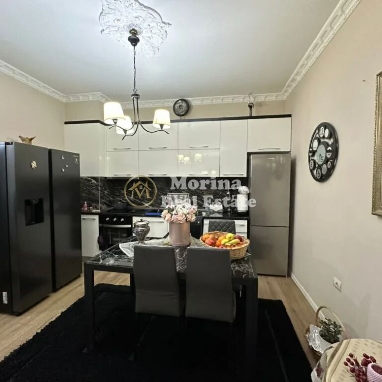 Shitje | Apartament 2 + 1 | Rruga Qemal Stafa | 320000 €