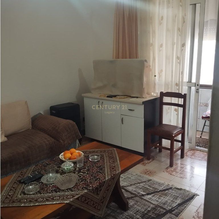 Apartament ne shitje 2+1 tek Pazari i ri