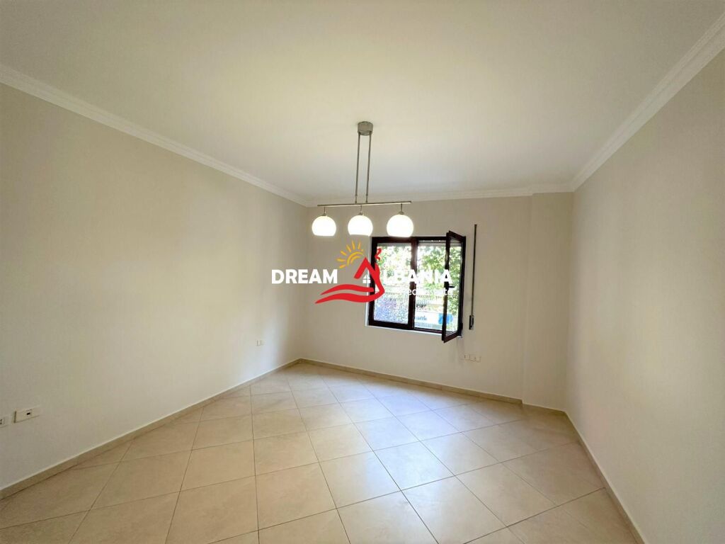 Jepet me qera ambient per zyra tek rruga e Kavajes, prane Garden Building (ID 42214500)