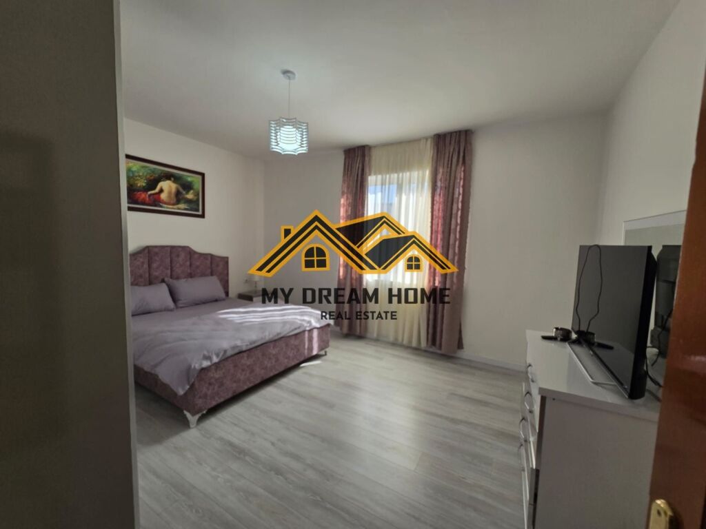 SHITET APARTAMENT 2+1 , PRANE MARKATES DURRES !