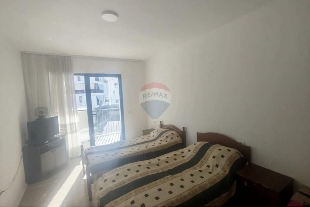 Apartament 3+1+2 ne shitje tek 5 Maji