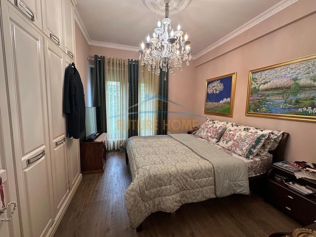 Shitet apartament 2+1+ post parkimi Kompleksi Delijorgji
