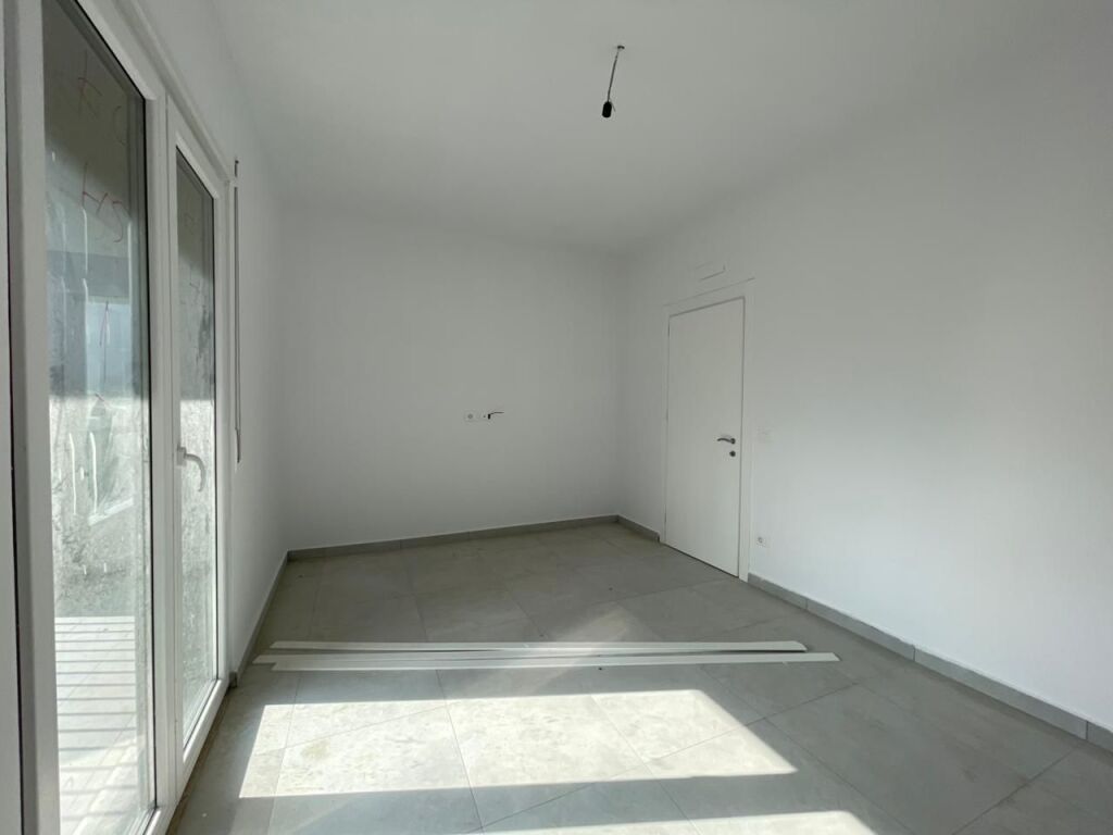 Apartament 1+1 per shitje ne Kamez.