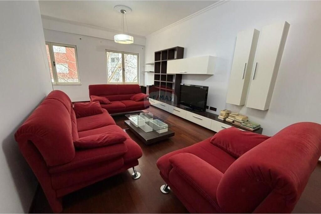 SHITET APARTAMENT 2+1+2 TE RRUGA E KOSOVAREVE