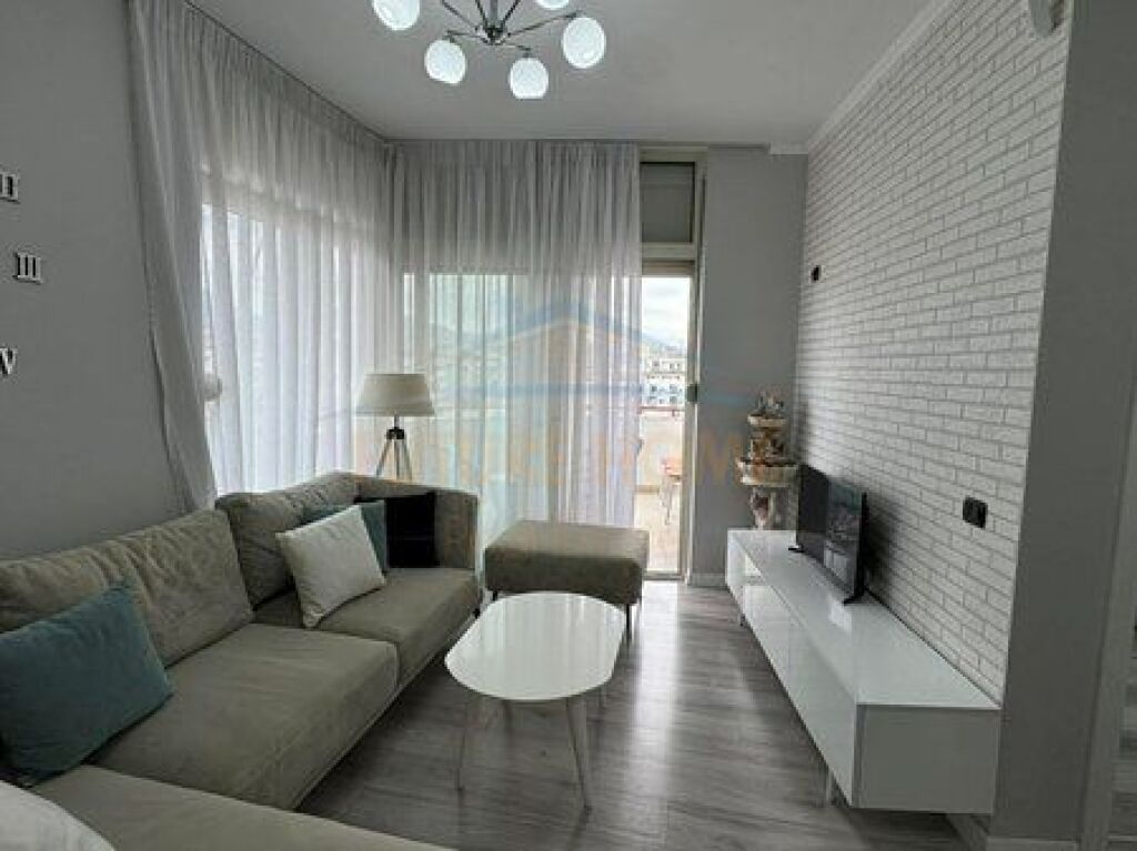 Qera, Apartament 2+1+2 Unaza e Re