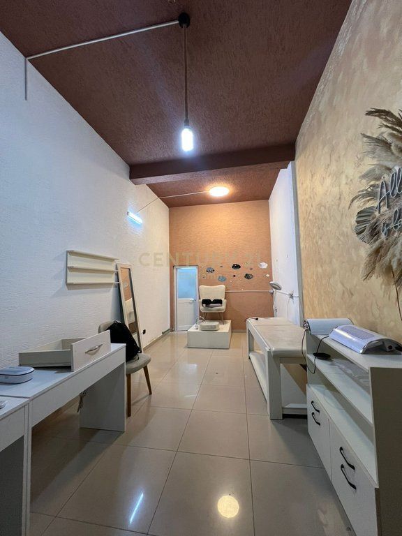 Jepet Ambient Biznesi Per Qira, Bulevardi Kryesor!