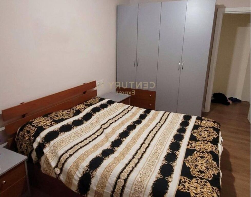 APARTAMENT ME QERA 2+1 TEK FUSHA E AVIACIONIT