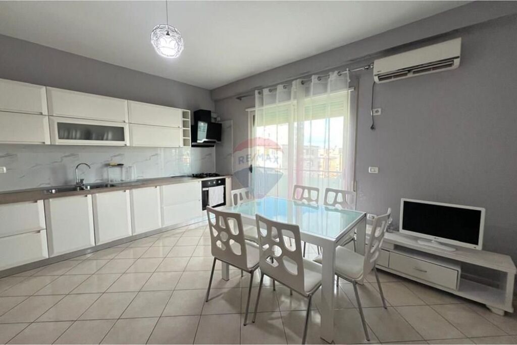 🏡 APARTAMENT 1+1 PËR QIRA – RRUGA HASAN KUSHTA, VLORË