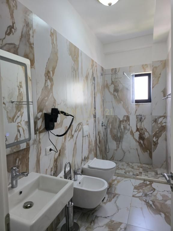 Investimento Strategico sulla Costa – Vendesi 5 Monolocali nella Baia di Lalëz, a 150 m dal Mare