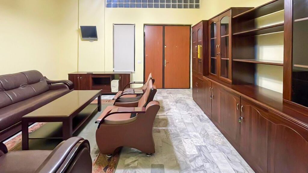 ZYRE ME QERA 70 M2 RRUGA E BOGDANEVE 65.000 LEKE