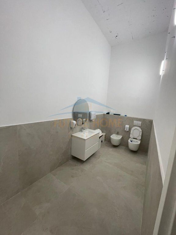 Affitto, Locale Commerciale Via Panorama Quartum Residence