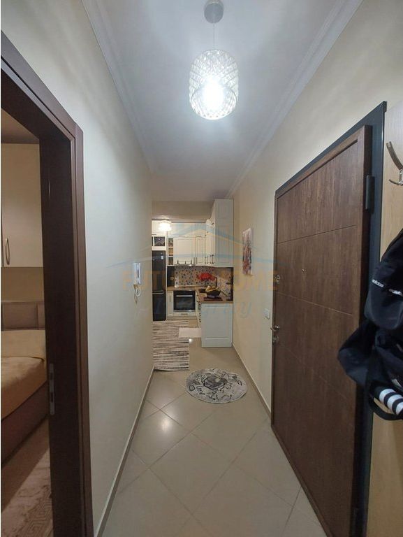 In vendita, Appartamento 1+1+2 Balconi, Nuova Maternità, Tirana.