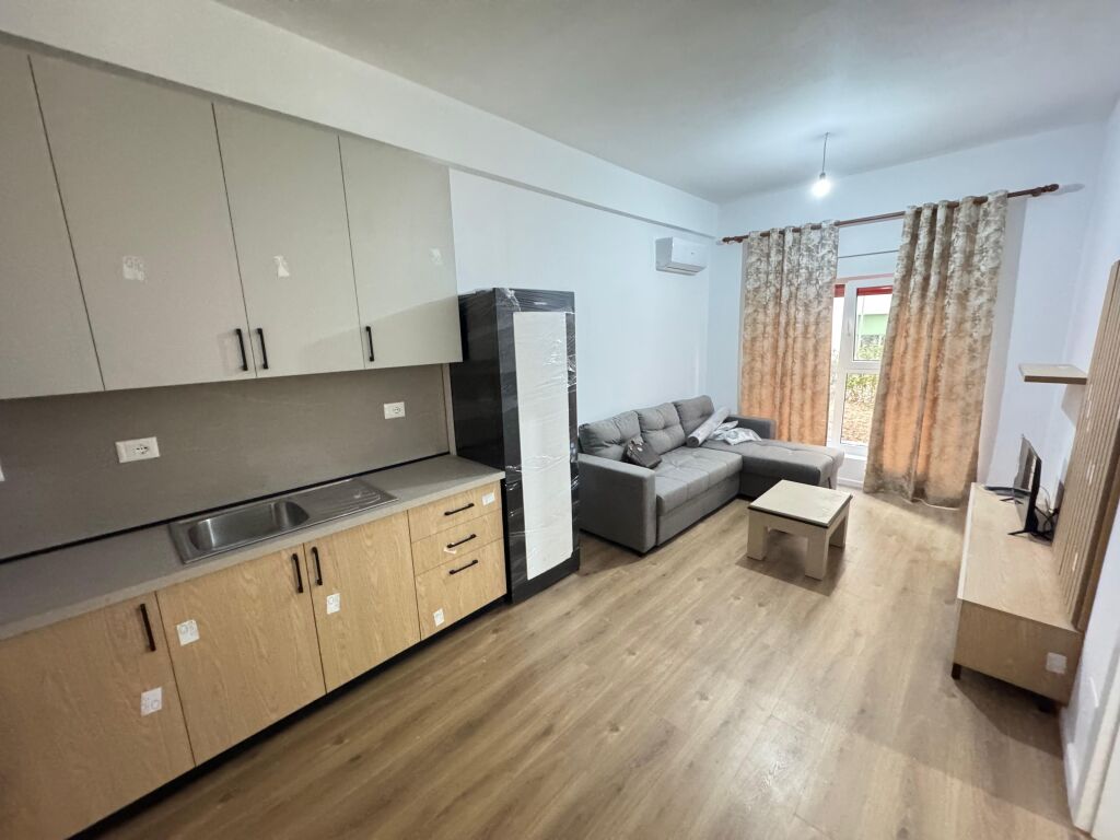 📣 AFFITTO Appartamento 1+1 📍 Ali Demi, Complesso Kadiu 💶 Prezzo 40.000 Leke/Mese ✨