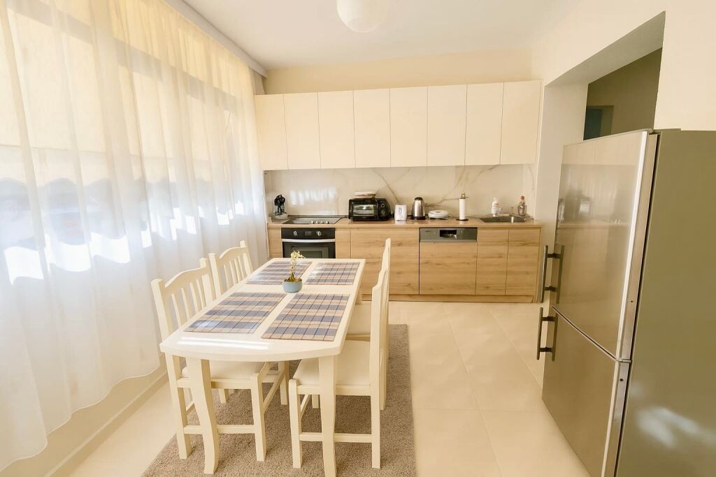 📣 QERA Apartament 1+1 📍  Qender Tirane, Prane Muzeut 💶 Cmimi 67.000 Leke ✨