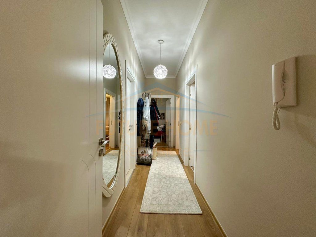 Shitet, Apartament 3+1+2, Liqeni i Thatë, Tiranë.