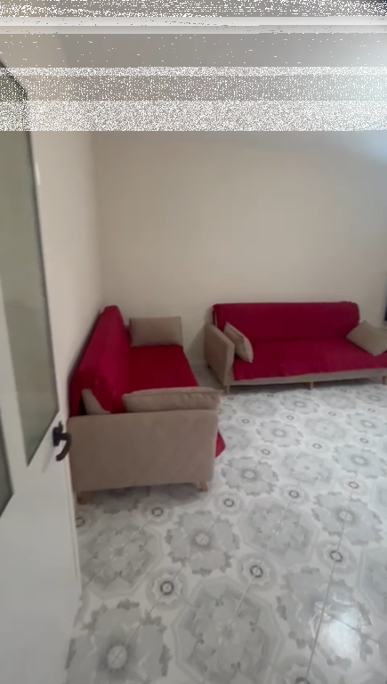 Apartment 1+1, Porcelain!