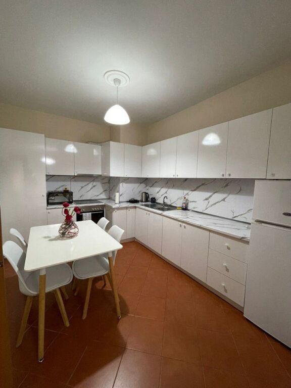 APARTAMENT ME QERA 2+1 BLLOK 80.000 LEKE
