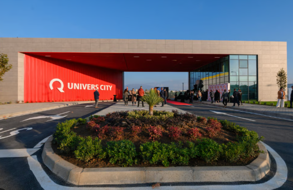 Appartamento 2+1 con Veranda + Posto Auto in Vendita – Univers City