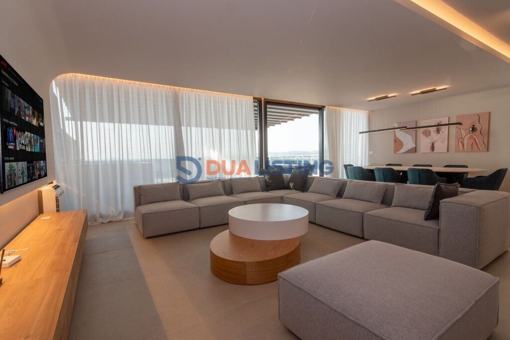 Vendiamo Penthouse Iconico con Veranda Panoramica, Vlore Vita di Lusso sopra il Nostro Mare, Vlore