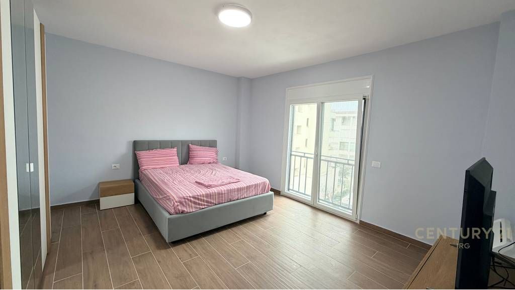 SHITET APARTAMENT 2+1 NE QERRET TEK ''HOTEL SUPREME'' !