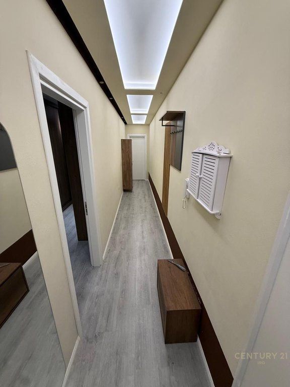 Ali Dem- Apartament për shitje 2+1+2+ post parkimi!