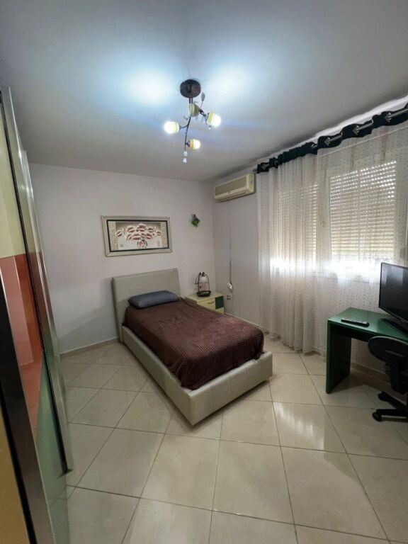 Affittasi 3+1+2 a 21 Dhjetori 600€